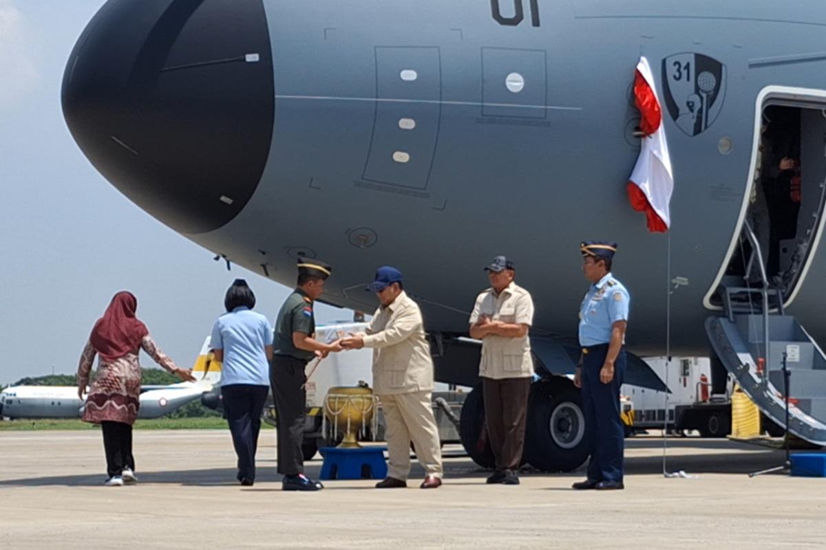 Prabowo Serahkan Pesawat Airbus A400M ke TNI AU di Lanud Halim