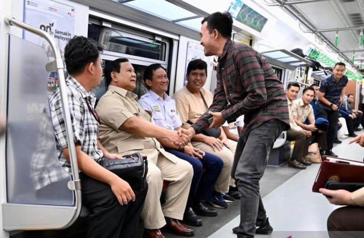 Prabowo Perintahkan AHY Buat Rencana Jaringan Kereta Api di Kalimantan