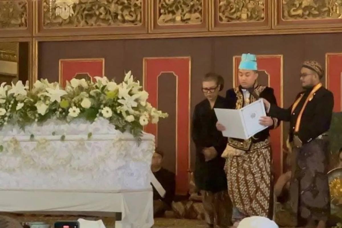 Momen Haru di Keraton Solo, Putra Mahkota Gusti Purboyo Ucap Ikrar Sebagai PB XIV