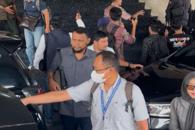 Kantor Gubernur Riau Digeledah KPK, Sekda Ikut Diamankan