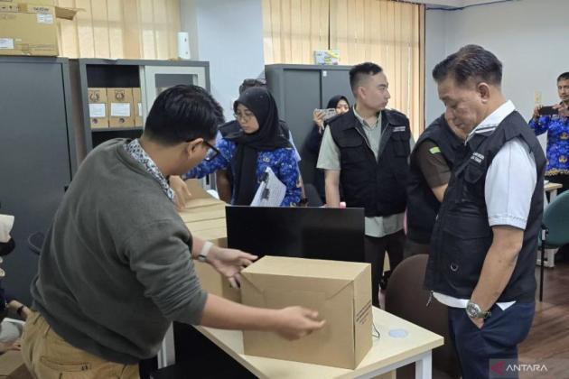 Kejari Geledah Kantor Wali Kota Jakarta Timur Usut Kasus Pengadaan Mesin Jahit