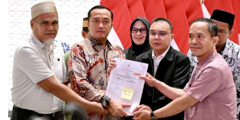 Pemprov Sulsel Teken SK Aktifkan 2 ASN di Luwu Utara yang Dipecat Karena Bantu Honorer