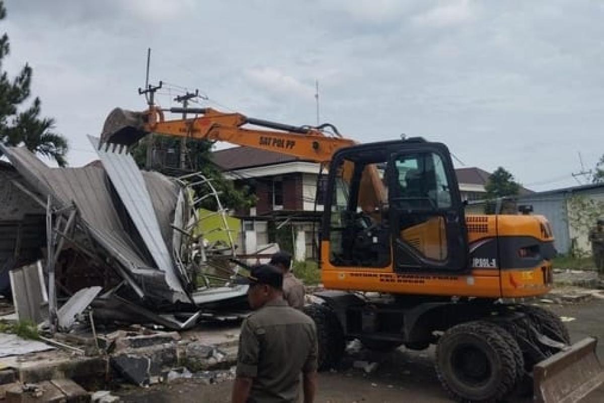 Satpol PP Bogor Bongkar Bangunan Liar di Cibinong, Lahan Disiapkan untuk CFD