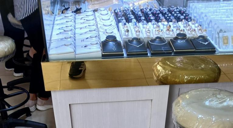 HEBOH! Menkeu Purbaya Tetapkan Bea Keluar Emas 15% Mulai 2026, Ekonom Warning: Hati-Hati Harga Emas Lokal Jeblok!