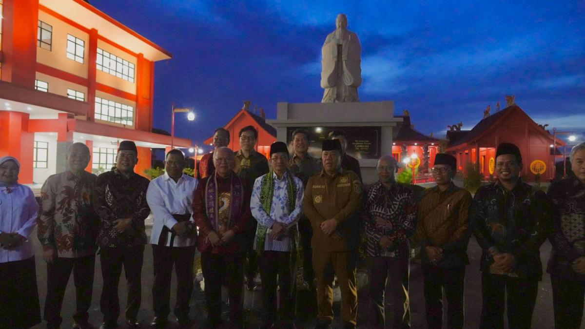 Menag Resmikan Sekolah Tinggi Agama Khonghucu Pertama di Indonesia