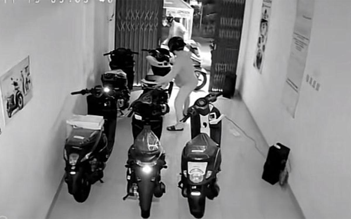 Dealer Motor di Bekasi Kena Bobol, 4 Motor Baru Raib Sekejap!