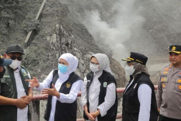 Khofifah Pimpin Langsung Penanganan Dampak Awan Panas Guguran Gunung Semeru