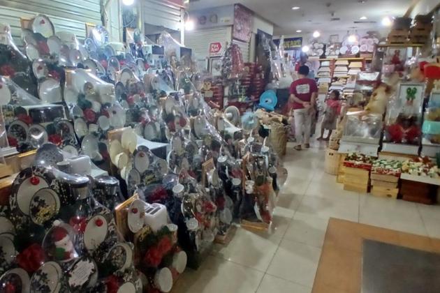 Lapak Parcel di Cikini Diserbu! Natal 2025 Disebut Paling Ramai dalam 5 Tahun