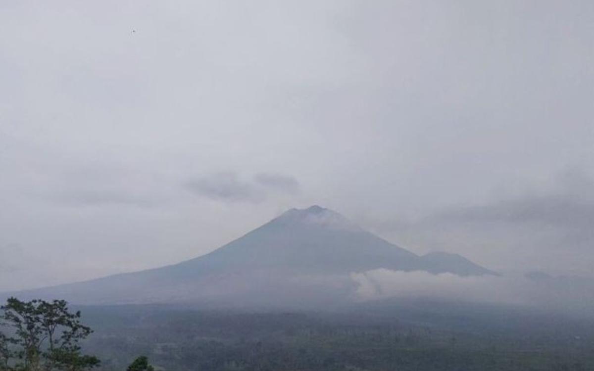 Gunung Semeru Makin Ganas, PVMBG Umumkan Level IV (Awas)