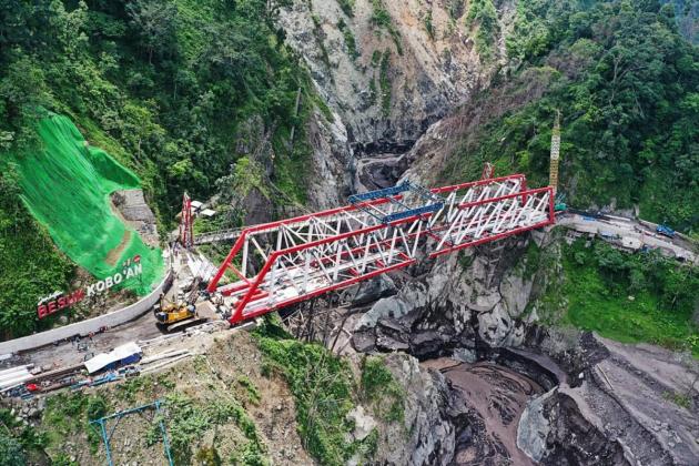Jalan Lumajang - Malang Kembali Pulih Usai Erupsi Semeru, Petugas Disiagakan 