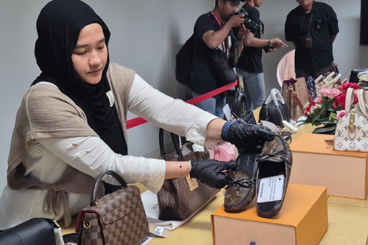 KPK Lelang 176 Lot Barang Rampasan dalam Peringatan Hakordia 2025