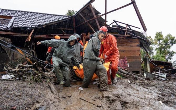 Satgas PKH Dalami Dugaan Pembalakan Liar Buntut Banjir Bandang Aceh dan Sumatera