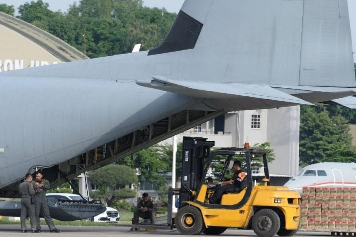 Distribusi Logistik Dipacu : Bantuan Banjir Aceh–Sumatera Diangkut dari Udara