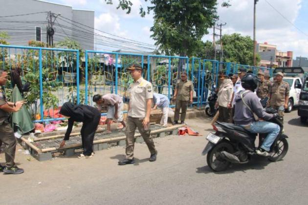 Sterilkan Fasum, PKL di Batu Ceper Tangerang Ditertibkan Satpol PP