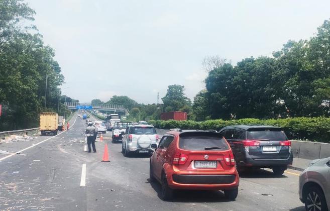 Kecelakaan di KM 124+100 Ruas Tol Padaleunyi, Jasa Marga Gerak Cepat Lakukan Penanganan dan Pengaturan Lalu Lintas