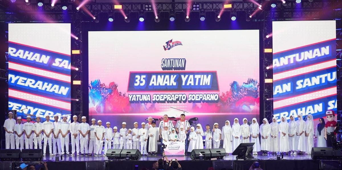 JNE Rayakan 35 Tahun Berkarya, Torehkan Rekor MURI Pemberangkatan Umrah Karyawan