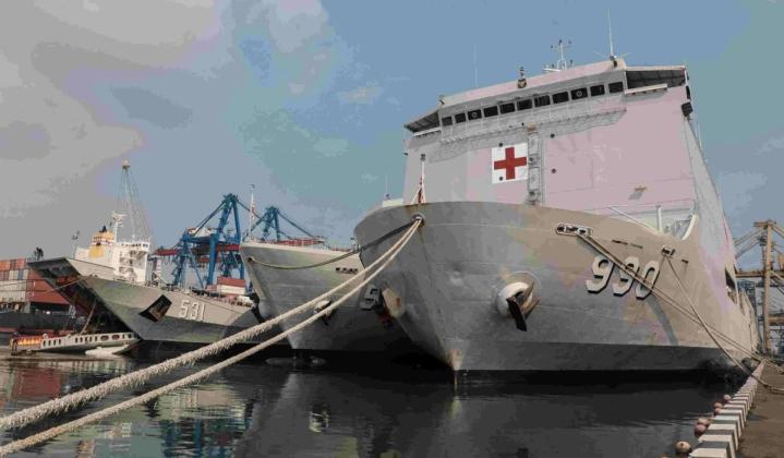 Tiga Kapal KRI Angkut Bantuan ke Sumatera, Rano Karno: Ini Wujud Solidaritas Kebangsaan!
