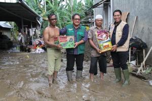 Direksi BTN dan BSN Menyapa Langsung Korban Terdampak Banjir di Aceh 131019