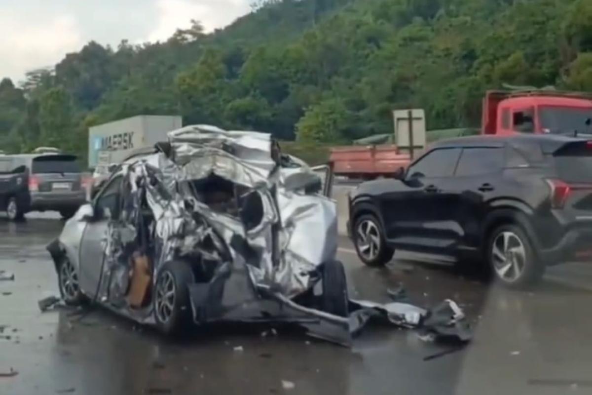 1 Orang Tewas dan 5 Luka-Luka Dalam Kecelakaan Beruntun di Tol Cipularang