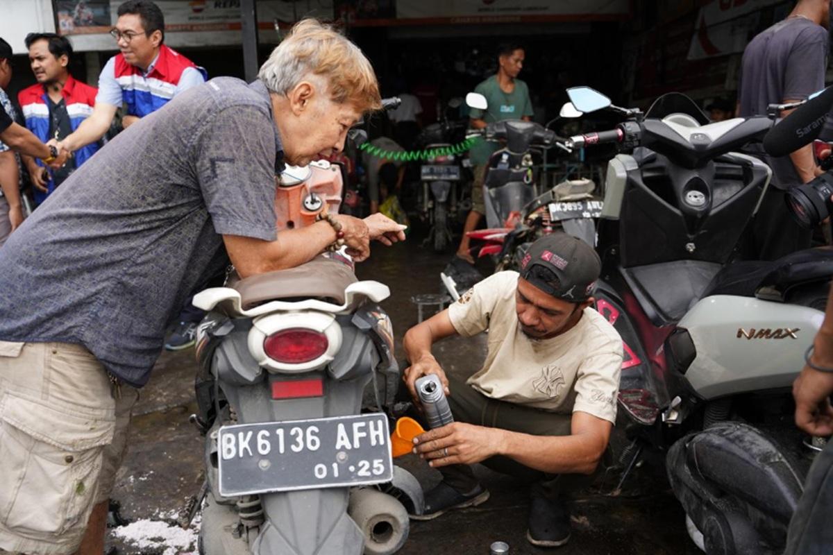 Pertamina Lubricants Gerak Cepat Bantu Korban Banjir Sumatra, Ada Ganti Oli Gratis!