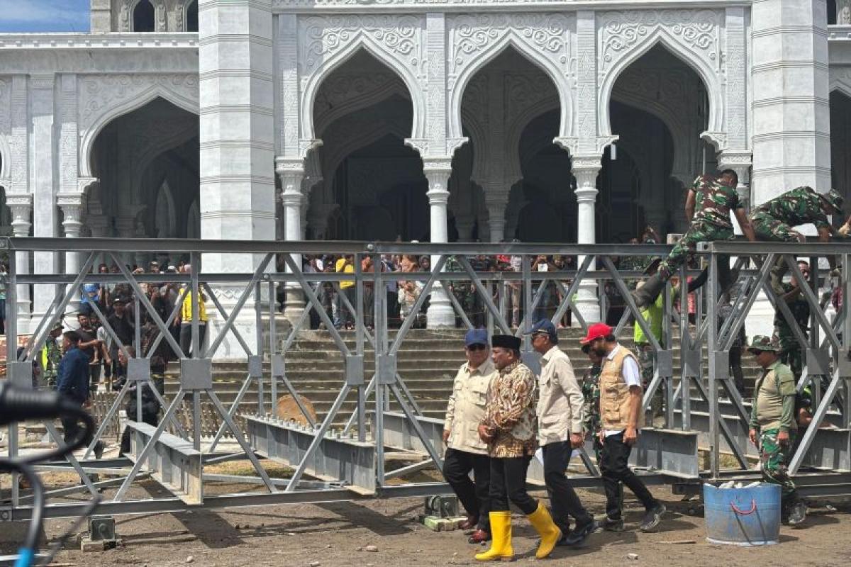 Prabowo Tunjuk KSAD Pimpin Satgas Perbaikan Jembatan di Aceh