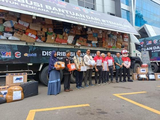 Heboh! JNE Lepas 500 Ton Bantuan Kemanusiaan untuk Tiga Provinsi Sumatera, Gratis Ongkir Jadi Senjata Utama