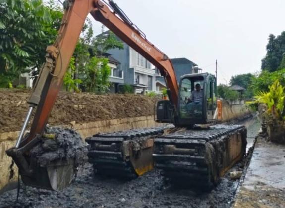 Pemkot Tangerang Kerahkan Alat Berat Normalisasi Saluran di Ciledug, Hentikan Banjir Akhir Tahun 