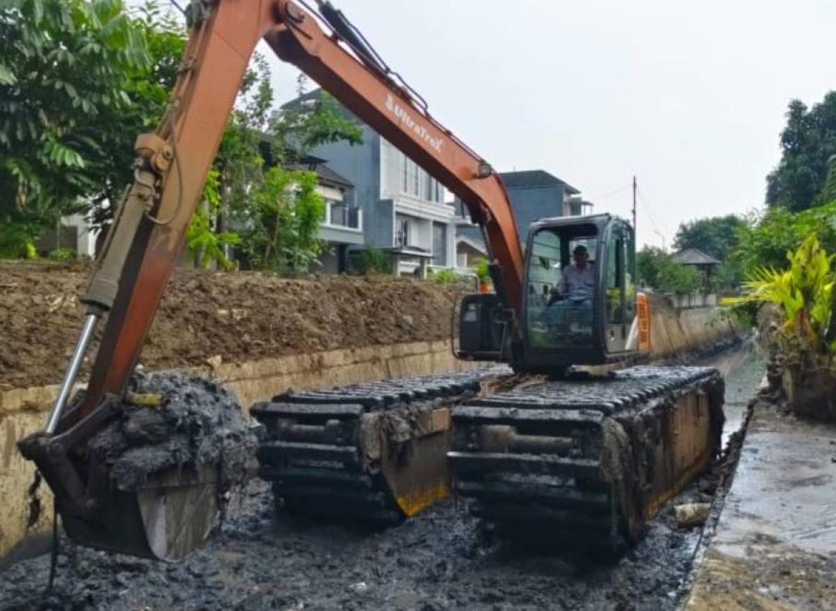 Pemkot Tangerang Kerahkan Alat Berat Normalisasi Saluran di Ciledug, Hentikan Banjir Akhir Tahun 