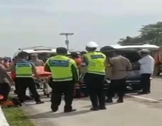 4 Orang Ditemukan Tewas Misterius  Dalam Mobil di Tol Tegal