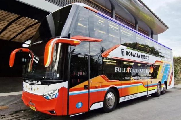 Viral Aksi Ugal-Ugalan Sopir Bus Rosalia Indah, Hampir Tabrak Mobil di Tol Trans Jawa