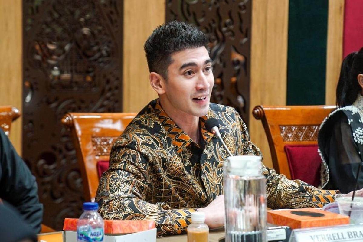 Setahun Aktivitas Verrell Bramasta di DPR : Pendidikan, Pemuda, hingga Riset Nasional