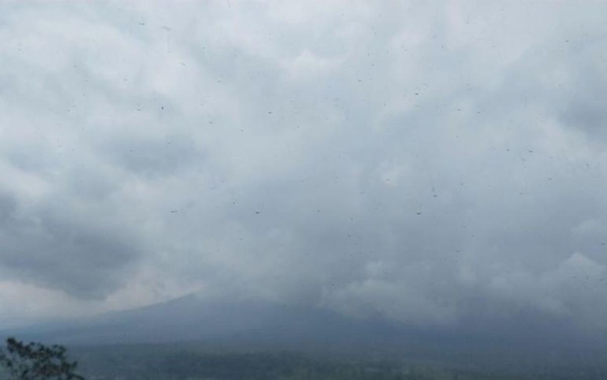 Gunung Semeru Masih Aktif, 40 Kali Letusan Tercatat dalam 6 Jam Terakhir