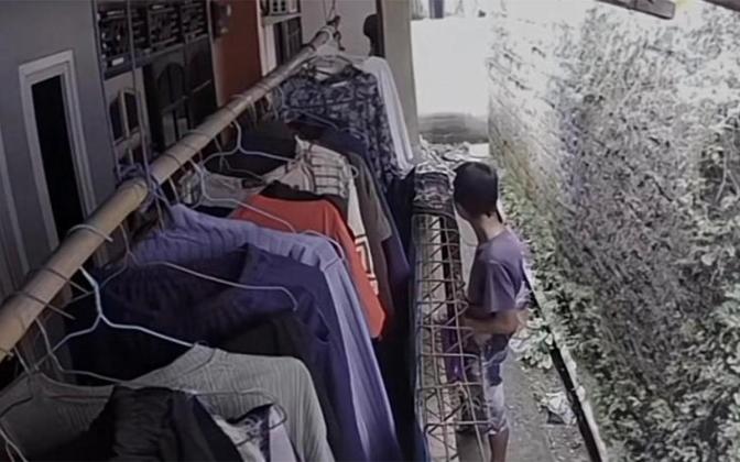 Bikin Geleng-Geleng! Remaja di Kamurang Kepergok CCTV Curi Pakaian Dalam, Awas Kaget Lihat Aksinya