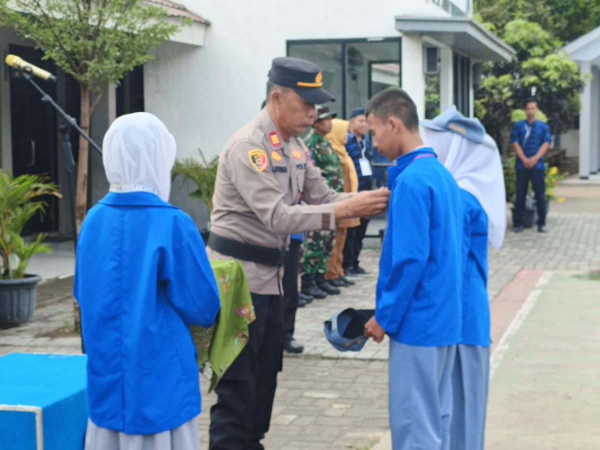 Bina Mental dan Karakter, Polisi di Tangerang Ini Beri Pesan Menyentuh Untuk Pelajar
