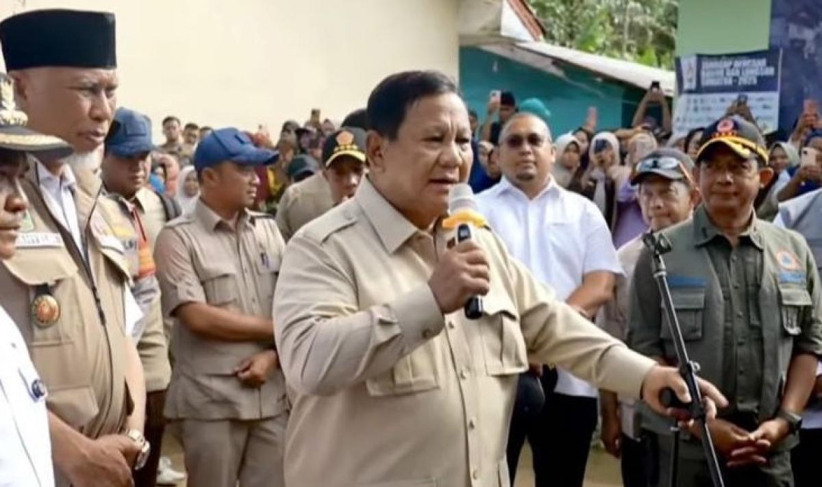 Prabowo Yakinkan Pengungsi di Kabupaten Agam Tidak Sendiri