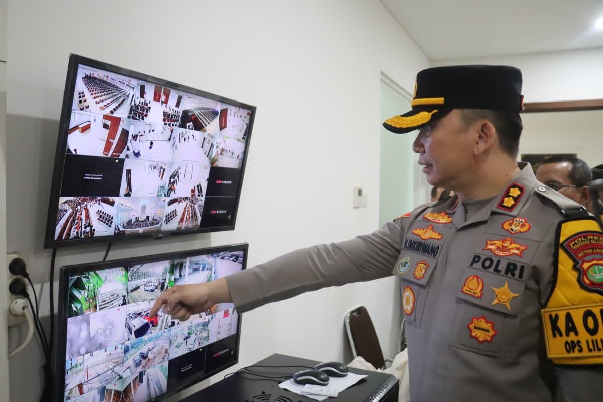 Operasi Lilin Nataru 2025, Kapolres Tangsel Cek Persiapan Ibadah Natal di Gereja St. Perawan Maria