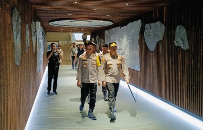 Pastikan Keamanan Natal 2025, Polisi Cek Terowongan Silaturahmi Penghubung Istiqlal-Katedral