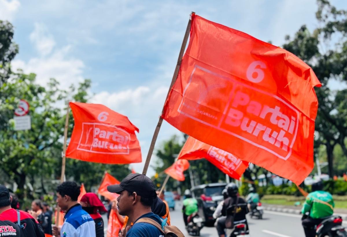 Jelang Penetapan UMP 2026, Buruh Geruduk Balai Kota DKI Tuntut Kenaikan Rp5,8 Juta