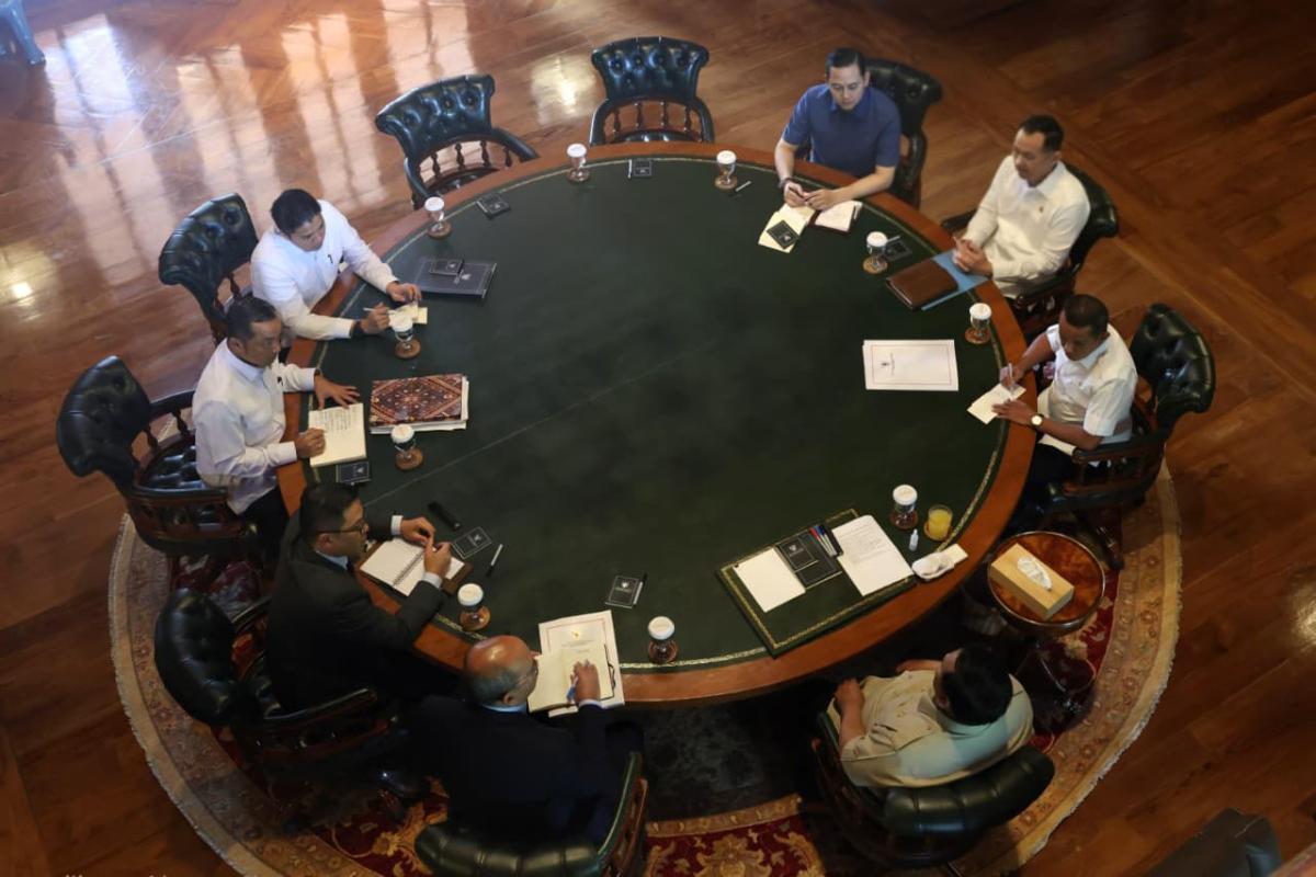 Di Hambalang, Prabowo Bahas Kampung Haji hingga Pemulihan Sumatera