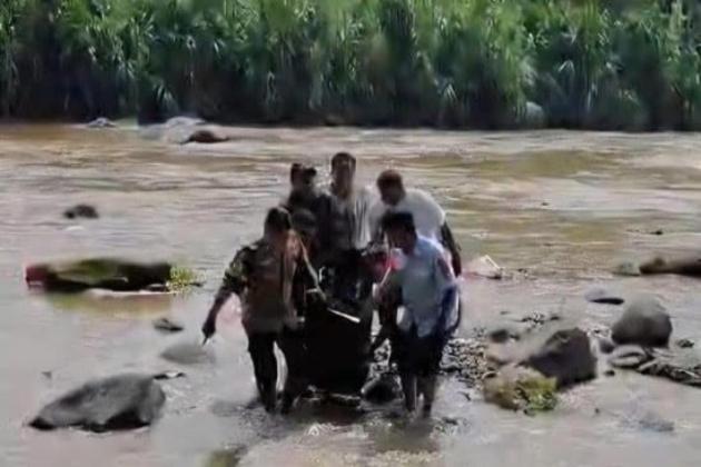 Jasad Pria Tanpa Identitas Ditemukan Mengapung di Sungai Cisadane