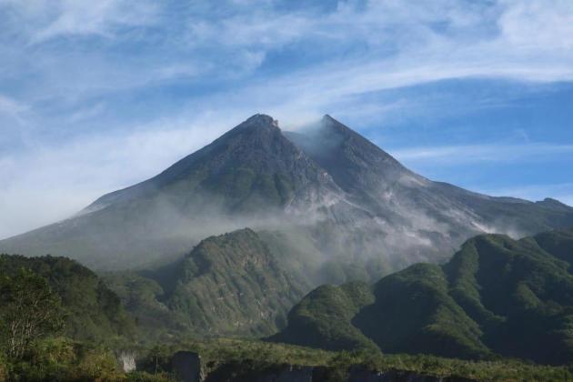 Nekat Mendaki Saat Ditutup, 2 Pendaki Dilaporkan Hilang di Gunung Merapi