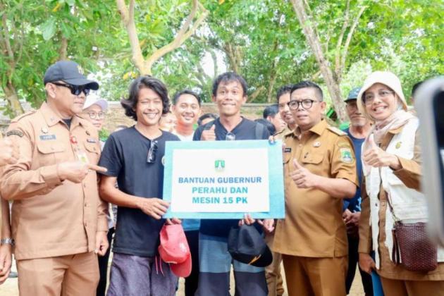 Pemprov Banten Salurkan Kapal untuk Produktivitas Nelayan Pandeglang