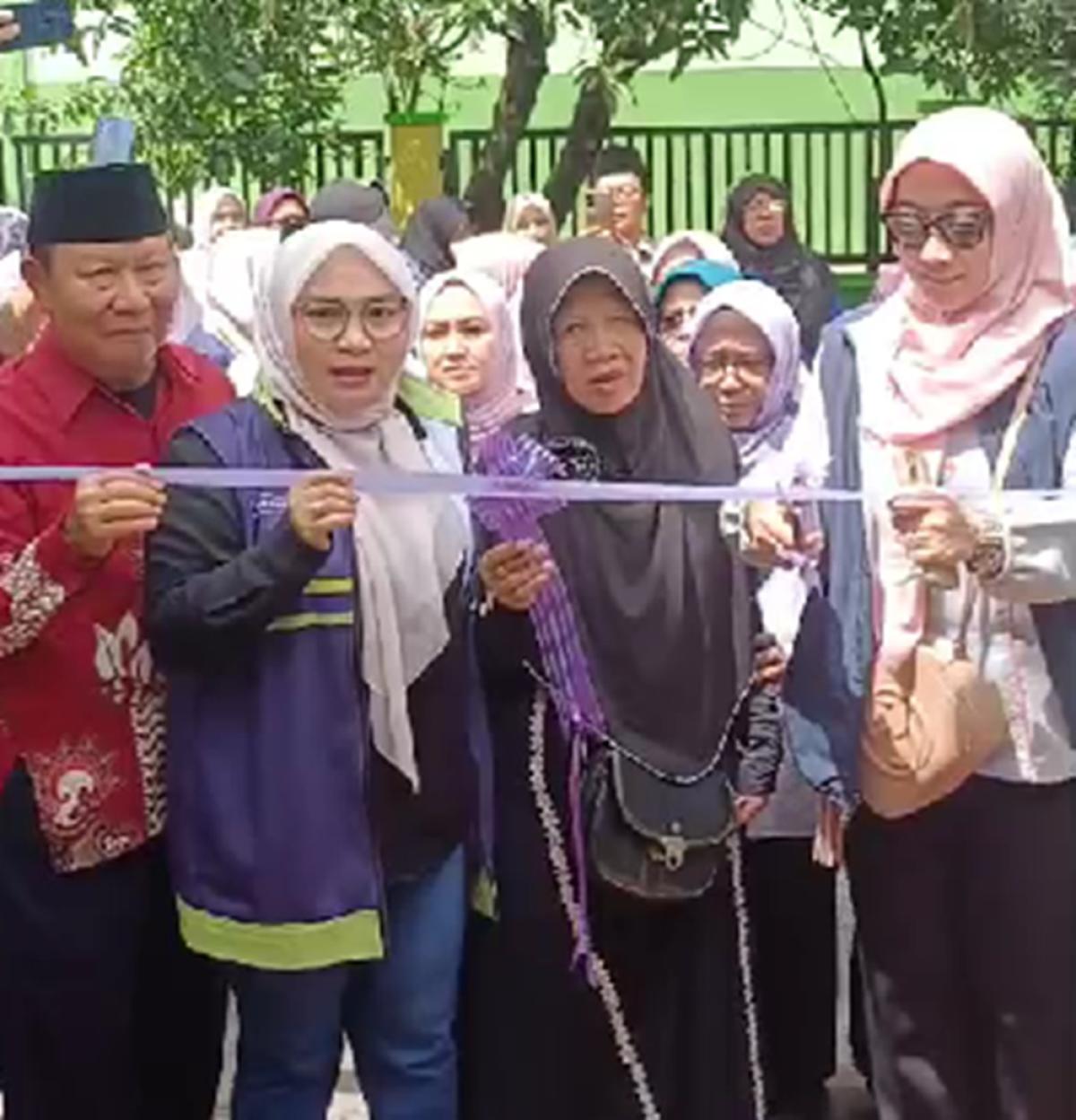 Realisasi Program RUTILAHU Bekasi Timur: Wiwiek Hargono Tri Adhianto Resmikan Rumah Layak Huni di Arenjaya