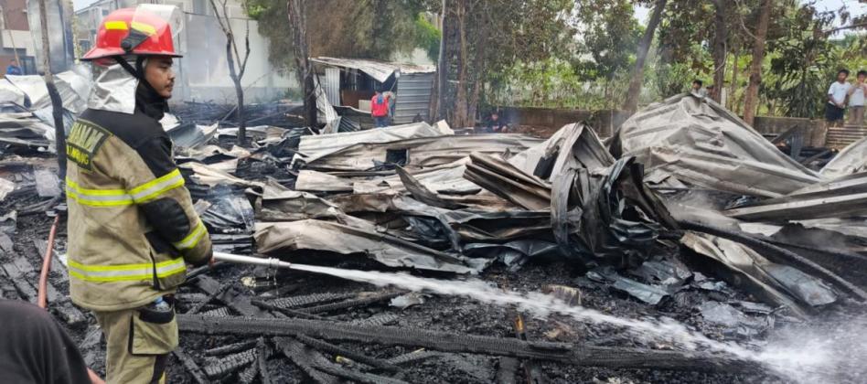 Kebakaran Bedeng Pekerja Proyek Sumarecon Tangerang, Kerugian Ditaksir Capai Puluhan Juta