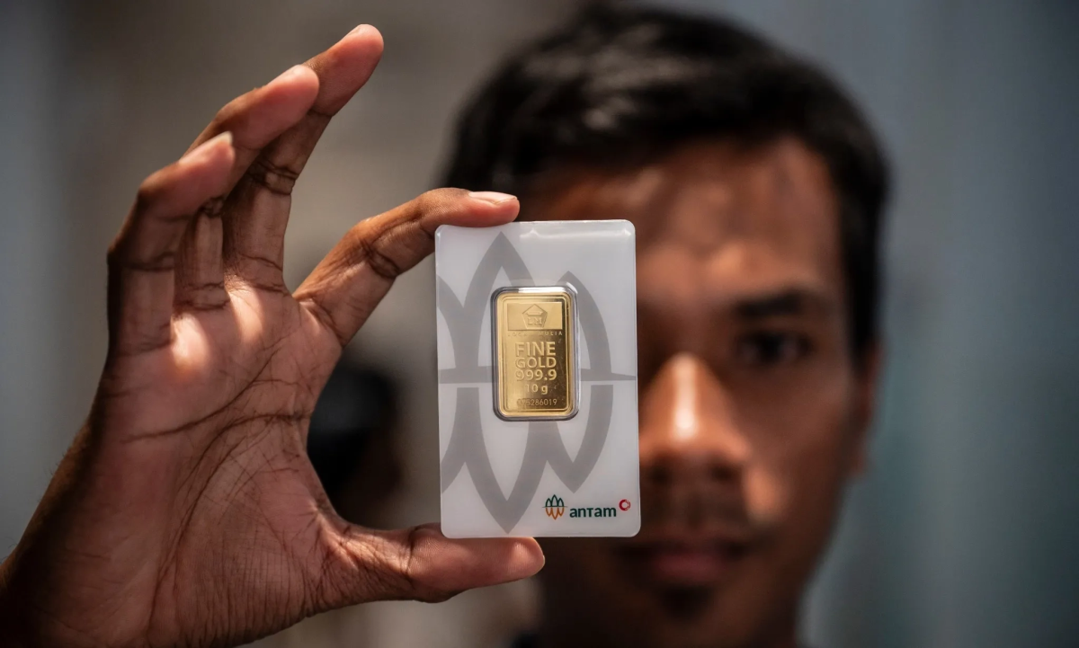 Harga Emas Antam Rontok! Turun Rp95.000 Seketika