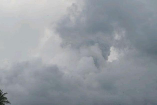 Gunung Ibu Meletus Lagi, Abu Vulkanik Melesat 800 Meter!