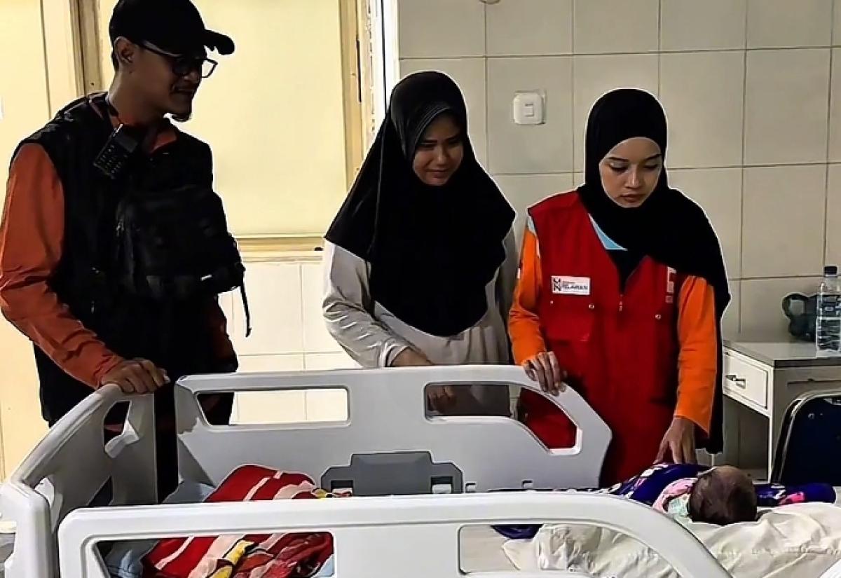 Ibu dan Bayi Korban Cedera Persalinan Dievakuasi dari Pengungsian Aceh Tamiang