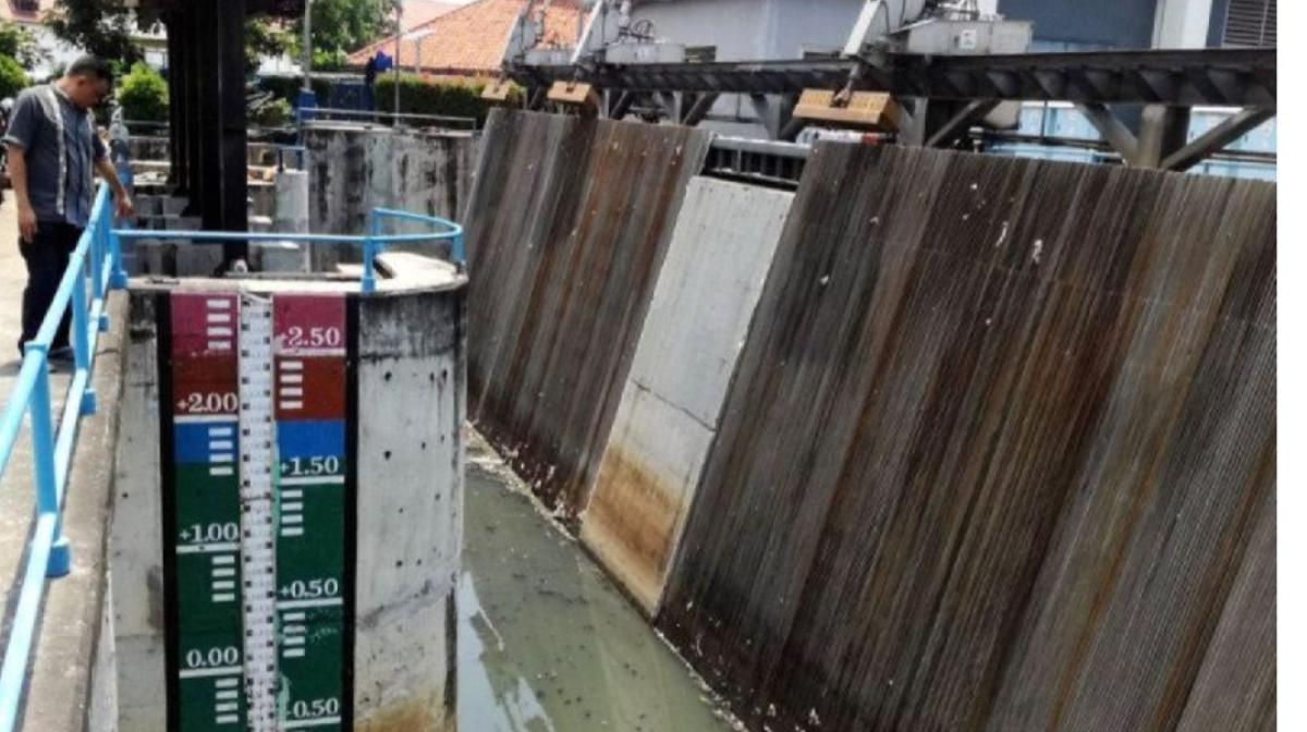 ​Ketinggian Air Capai 208 cm, Status Pintu Air Pasar Ikan Jakarta Utara Naik Jadi Siaga 2
