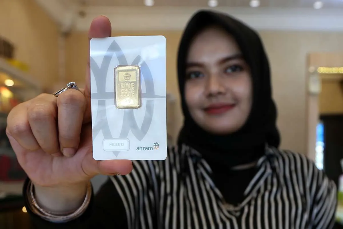 Sempat Tembus Rekor, Harga Emas Antam Kini Stabil di Rp2.488.000 per Gram