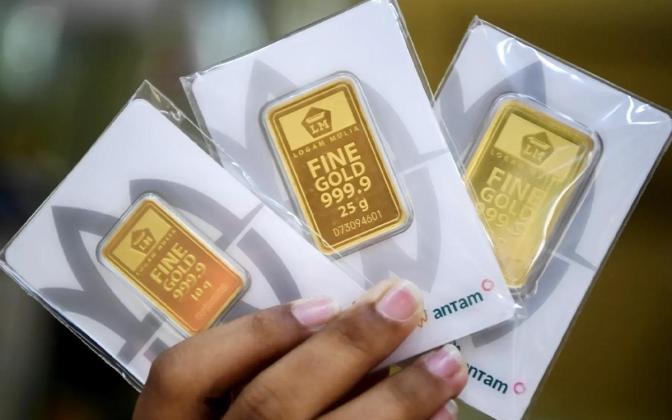Harga Emas Antam Anjlok Rp14.000 Hari Ini, Cek Rincian Harga Terbarunya!